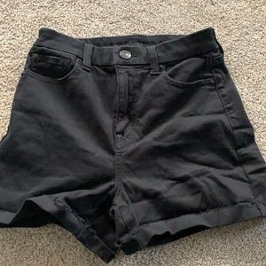 AMERICAN EAGLE black shorts